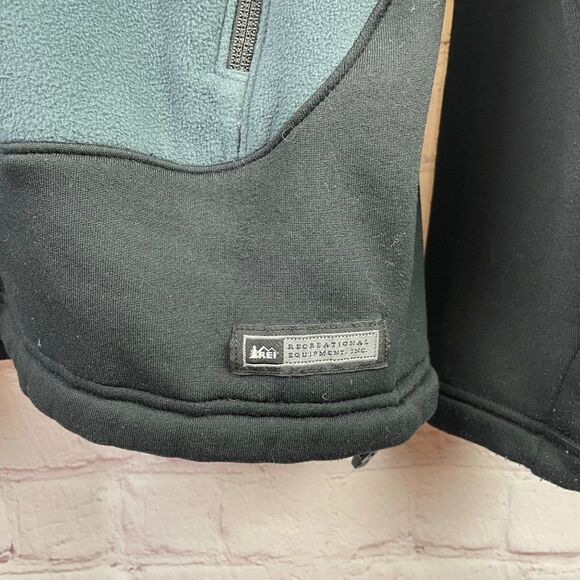 REI Gray and Black full zip long sleeve fleece jacket.  Men's size Medium - Picture 2 of 8